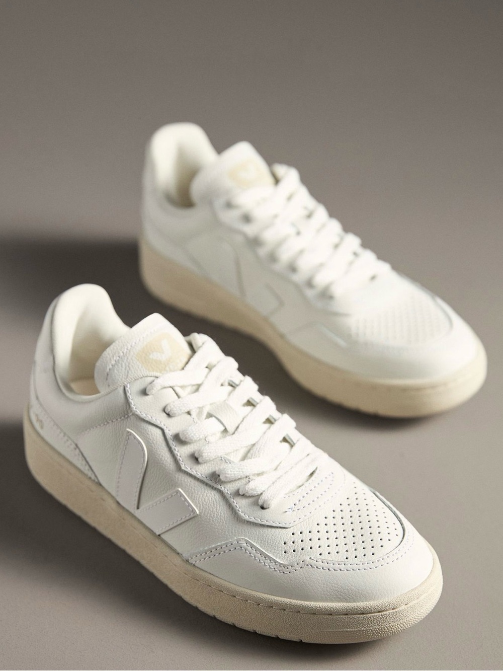 Veja V-90 Sneakers - Picture 2 of 8